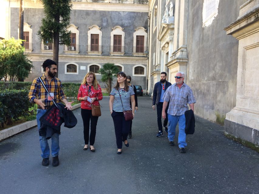 Catania Night Street Food & Backstreet Tour with a Local - Arancini and baked Sicilian specialties
