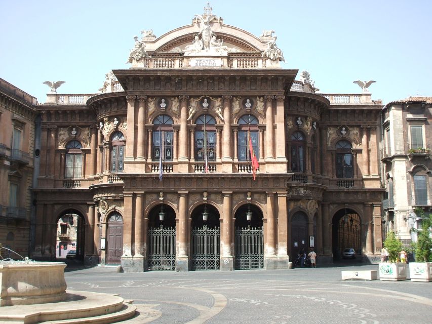 Catania: Private Tour with Arancino Tasting - Via Auteri, Roman baths, and the fish market