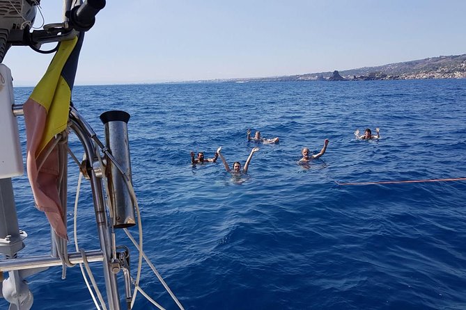 Catania Sail, spritz and fun at sunset - Setting out from Catania’s central harbor