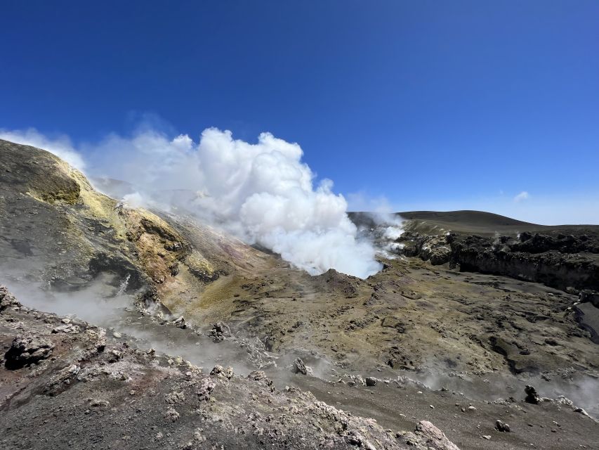 Catania: Summit Craters from North Etna with 4x4 vehicles - The 2,800-meter starting point