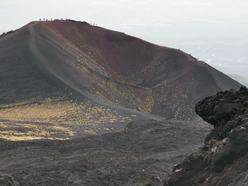 Catania: Sunset Trekking on Mount Etna with Wine Tasting - Leaving Catania from Piazza Stesicoro