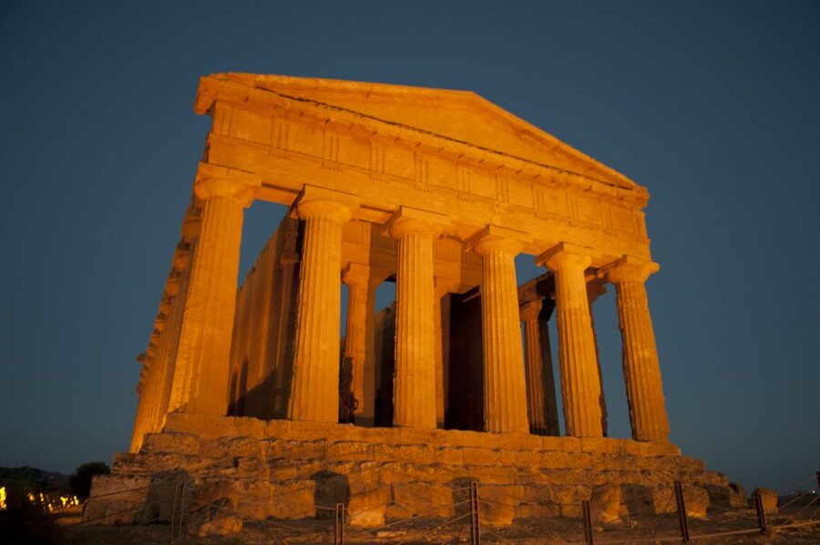 Catania: Valley of the Temples and Turkish Steps with Snack - Walking through Agrigento’s Valley of the Temples