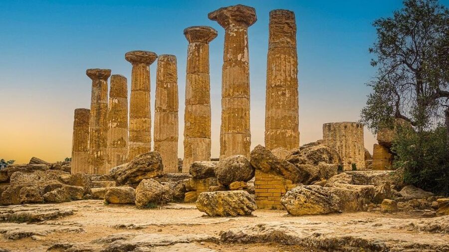 Catania: Valley of the Temples & Piazza Armerina with Snack - Who should book this experience