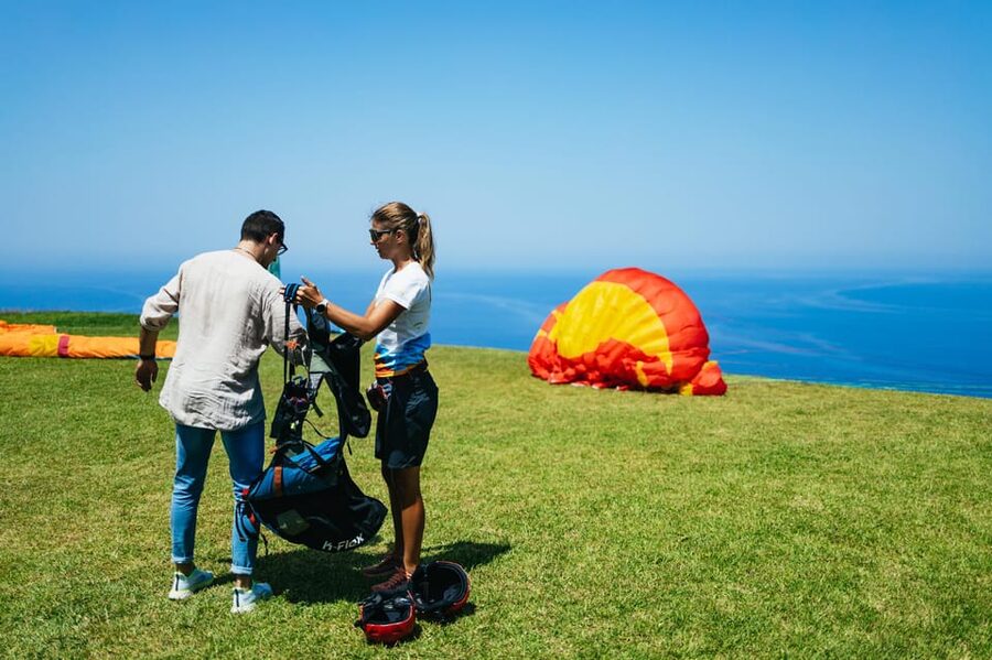 Cefalù: Tandem Paragliding Flight and GoPro13 Video - From central Cefalù to the takeoff point