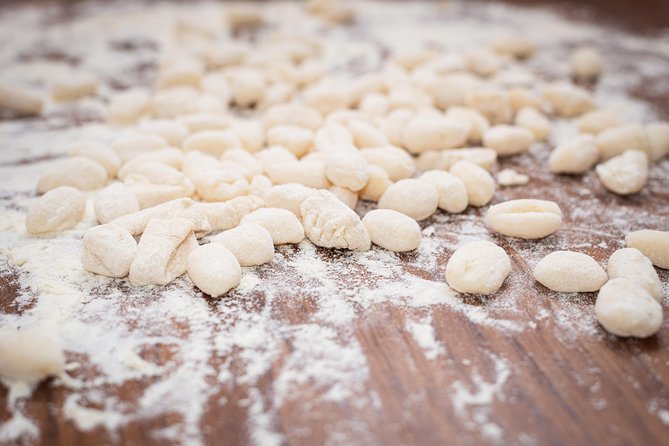 Cesarine: Private Pasta Class at Local's Home in Messina - Arriving in Messina and meeting your Cesarina