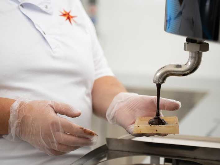 Chocolatier for a day: raw bean to bar chocolate in Modica - Why this Modica workshop is different