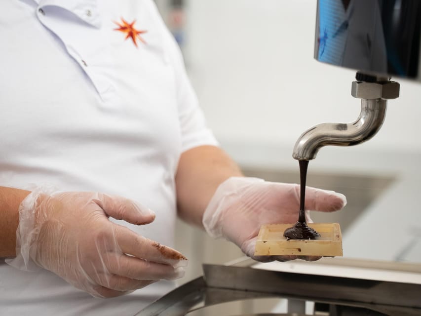Chocolatier for a day: raw bean to bar chocolate in Modica - Creating and packaging your own chocolate bar