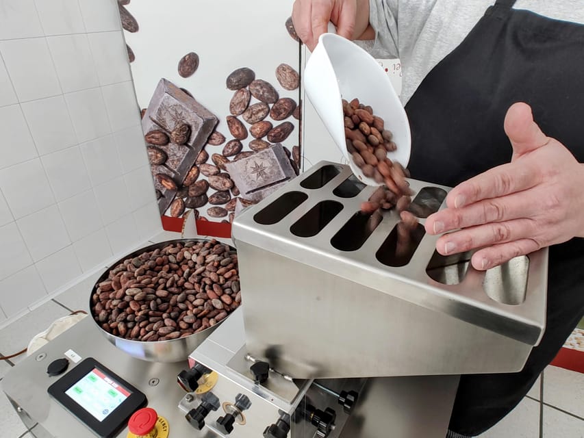 Chocolatier for a day: raw bean to bar chocolate in Modica - What the guides add to the experience