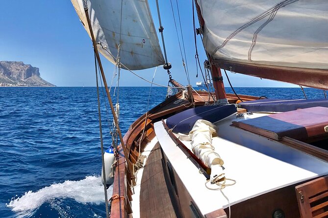 Classic Boat Tour in Palermo - Arenella, Vella Igiea, and the Cave of the Queen
