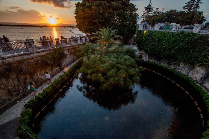 Classical Ortigia Guided Group Tour - Piazza Archimede and the Fountain of Diana