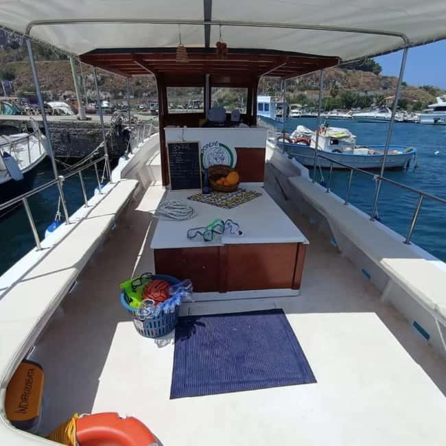 Coastal Sightseeing Cruise with Snorkeling and Aperitif - Kalura Beach: the first chance to get in