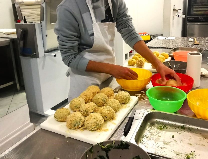 Cooking Class Arancini in Catania - Why the six-person limit matters