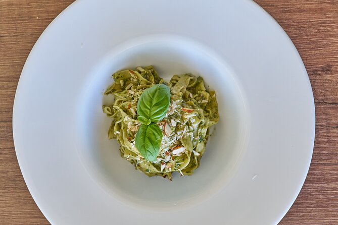 Cooking class in a villa with Palermo view - Starting with an aperitif and garden produce