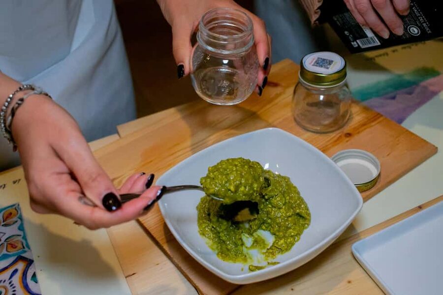 Cooking class, visit to the Catania market and light lunch - Guide language and the tone of the class