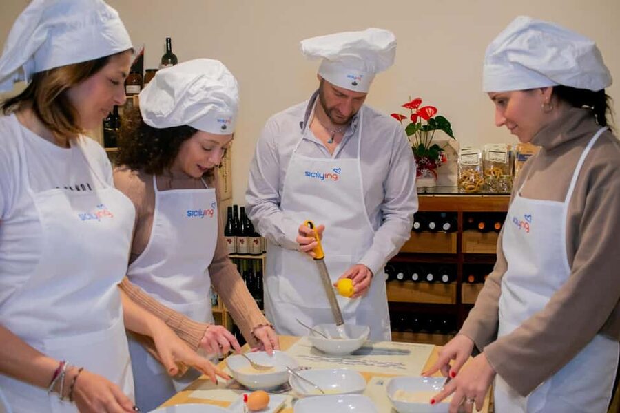Cooking class, visit to the Catania market and light lunch - What the $94 price includes