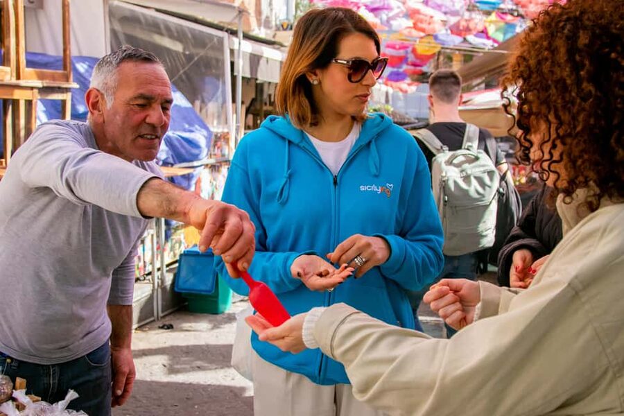 Cooking class, visit to the Catania market and light lunch - Who will enjoy this Catania food experience