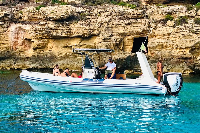 Daily Egadi Tour: Favignana and Levanzo in Rubber Dinghy - Favignana town and an independent lunch hour