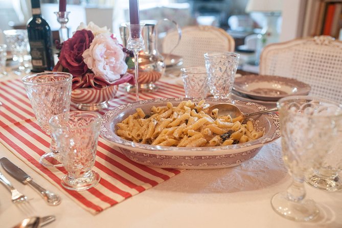 Dining Experience at a local's Home in Campofelice di Roccella with Show Cooking - Who will enjoy this experience most