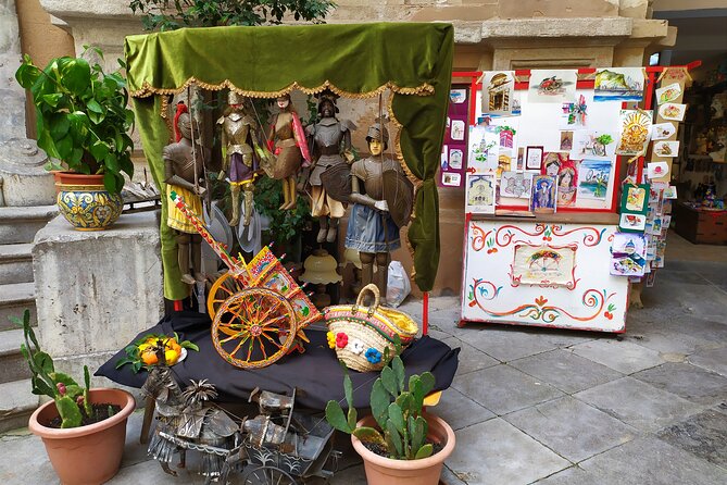 Discover Palermo in 3 hours. Art, history, markets and street food - Piazza Pretoria and the Fountain of Shame