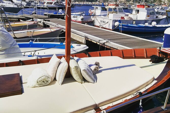 Discovering Lipari by boat (Private tour) - The former pumice quarry and its clear water