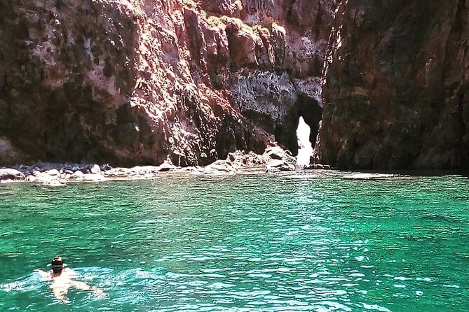 Discovering Lipari by boat (Private tour) - Snacks, wine, and the human touch