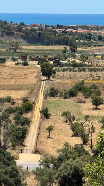 E-BIKE TOUR AGRIGENTO: Valley of the Temples & Old Town with meal included - Starting at Clinica Sant’Anna and getting organized