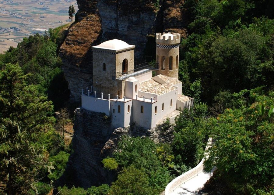 Erice and Segesta Multi-Language Tour from Palermo - Segesta’s unfinished temple on the hill