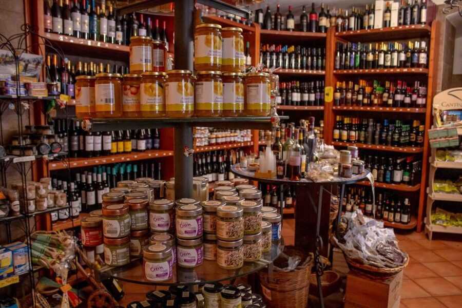 Erice: degustazione di prodotti tipici siciliani - A quick Sicilian tasting in the hill town of Erice