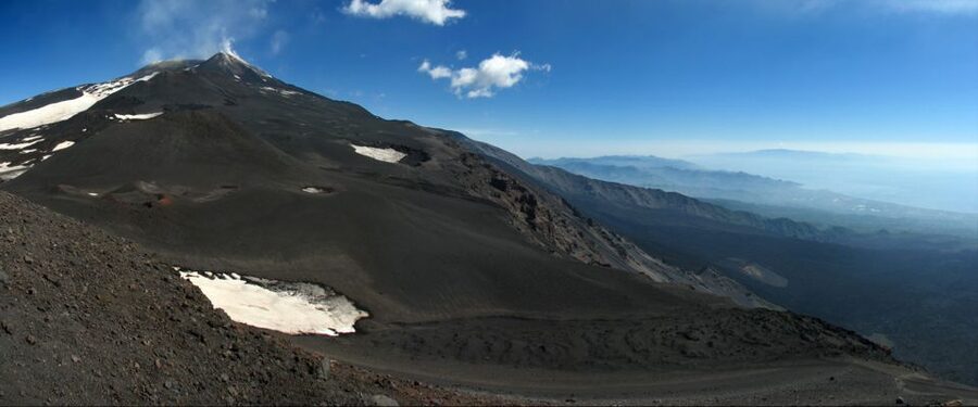 Etna 3000m - Rifugio Sapienza and the cable car