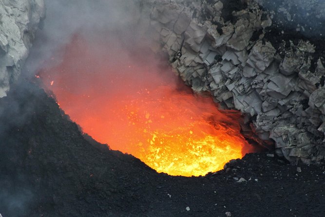 Etna and Taormina tour from Syracuse with private driver - What the driver does, and what the driver does not do