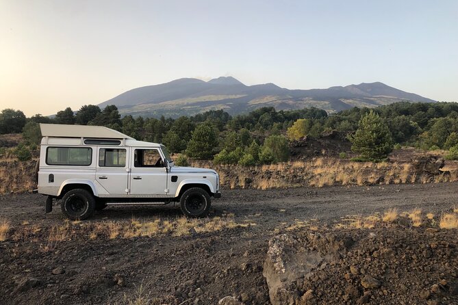 Etna at sunset - 4x4 tour with Sicilian sweet aperitif - What the guides add