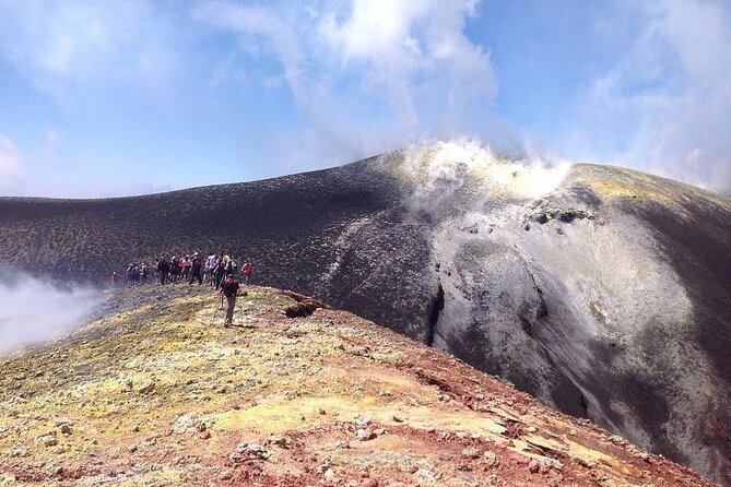 ETNA CENTRAL CRATER EXCURSION (3,345 m a.s.l.) - The guide and the value of a small group