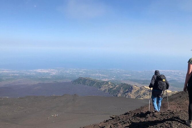 Etna craters excursion 3000 m. - What the guide adds to the walk