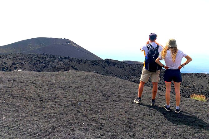 Etna Morning Experience: Cave, Trails & Tasting from Syracuse - The early transfer from Piazza Pantheon