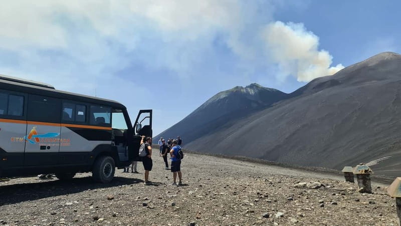 Etna North 2900mt & Craters of 2002 - Riding the 4x4 bus toward 2900 meters