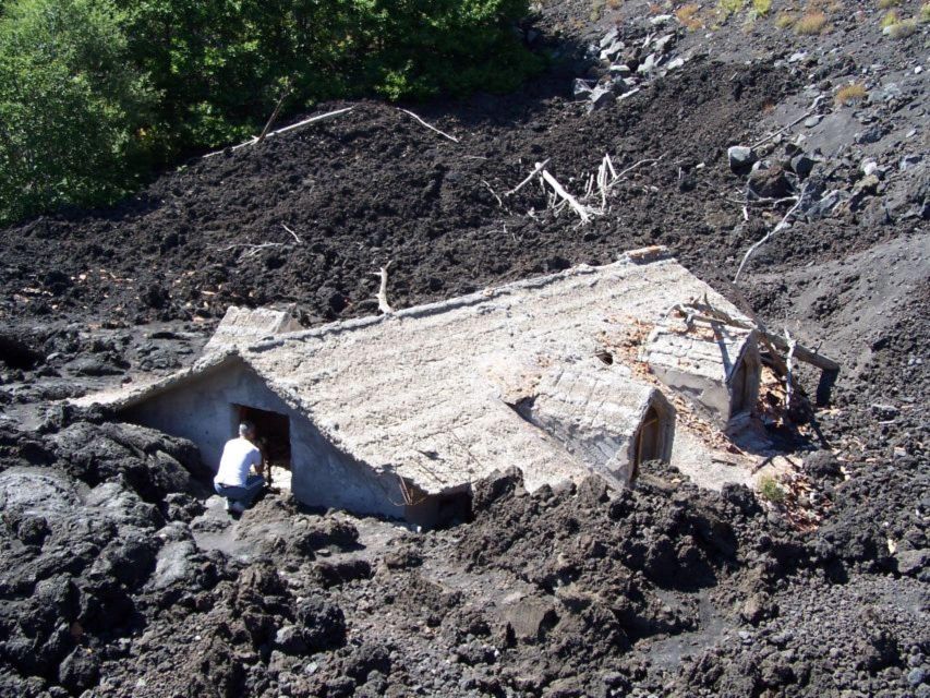 Etna Tour by Panoramic Bus - Etna Sud and the 1983 Eruption Area