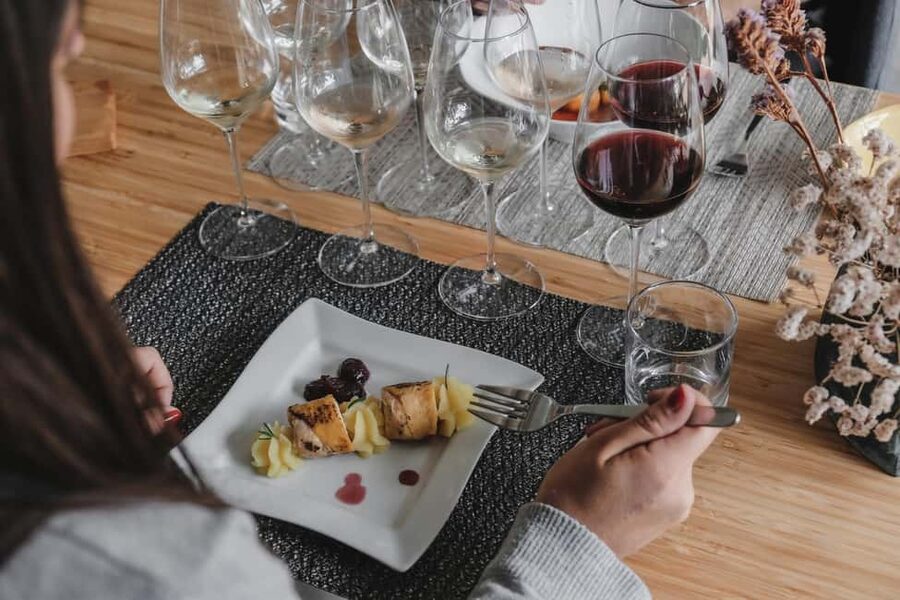 Etna: Urban Winery, Vineyards Walk & Wine Tasting at Sunset - The guide makes a real difference