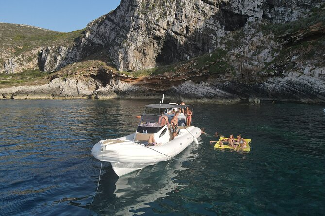Exclusive Favignana Levanzo tour with tasting - One hour in Favignana town