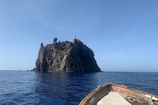 Exclusive tour of Stromboli island, Boat tour with Pasqualo - Ginostra, Stromboli’s Boat-Only Village