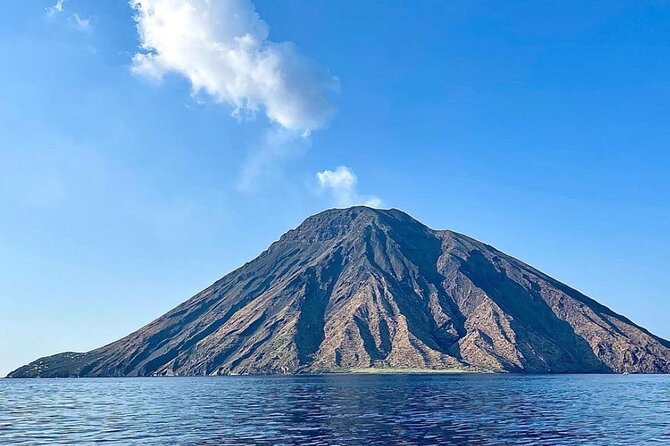 Exclusive tour of Stromboli island, Boat tour with Pasqualo - What the Private Price Really Buys