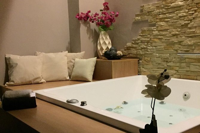 Exclusive Wellness Path - The welcome, changing room, and courtesy kit