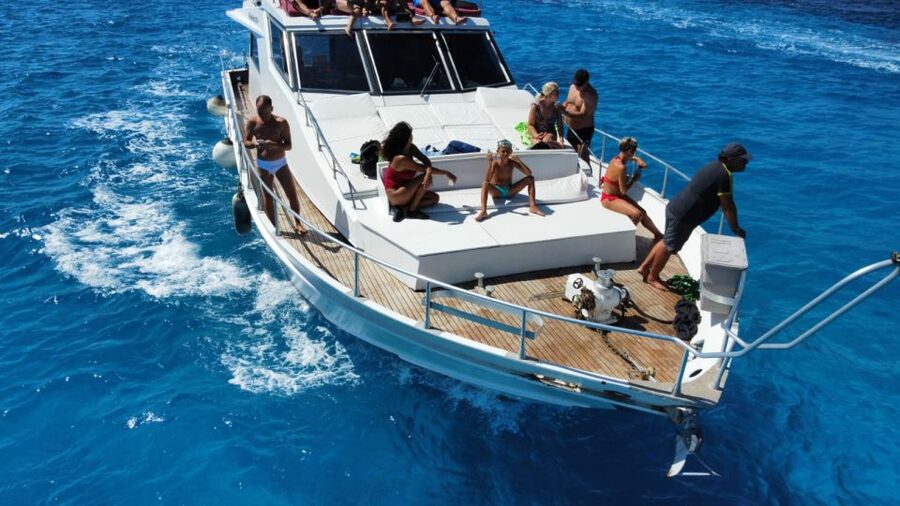 Favignana and Levanzo in relax with yacht Floen - Cala Azzurra, the welcome to the sea