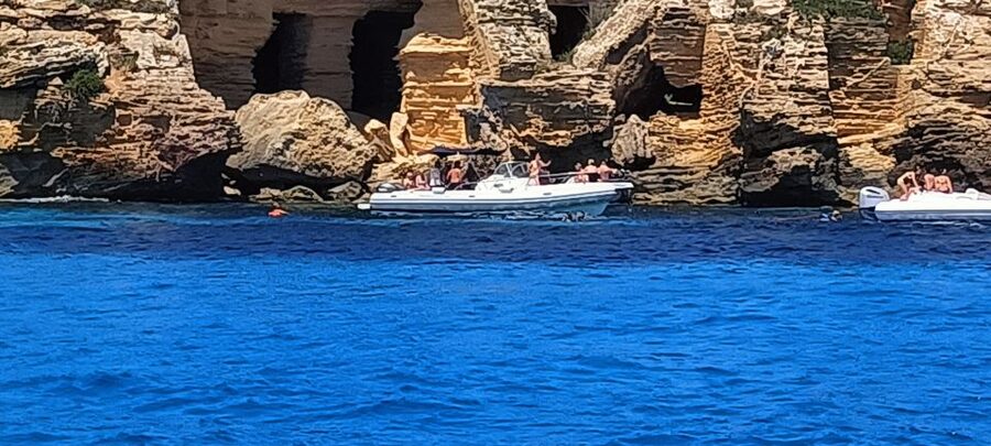 Favignana and Levanzo in relax with yacht Floen - Lovers Cave and the champagne finish
