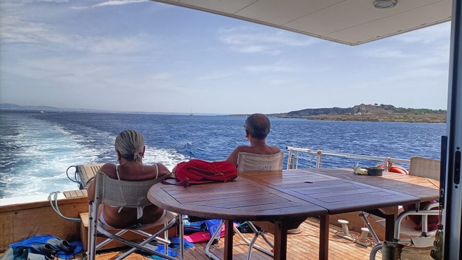 Favignana and Levanzo in relax with yacht Floen - Leaving from Molo Navi Veloci