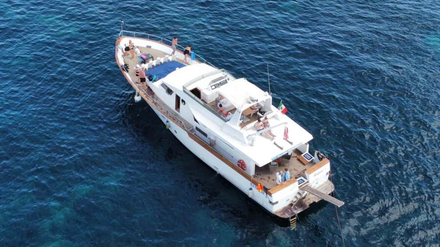 Favignana e Levanzo: tour condiviso Yacht Shalimar IV - Levanzo: the first hour in the water