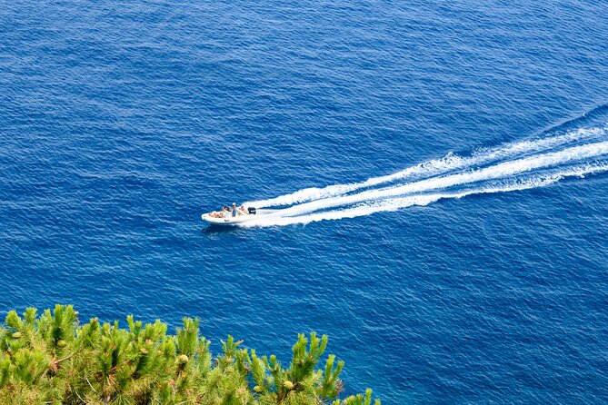Favignana inflatable boat tour, wine tasting, snorkeling and relaxation - The Gandolfo wine aperitif on board