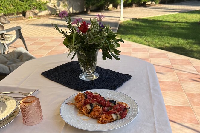 Fresh local pasta lesson in the garden - Why the small group format matters