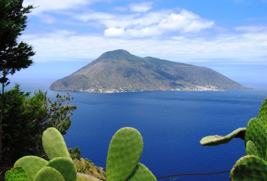 From Capo D'Orlando: Lipari and Vulcano Tour with Boat Trip - Who should book this Capo d’Orlando day trip?