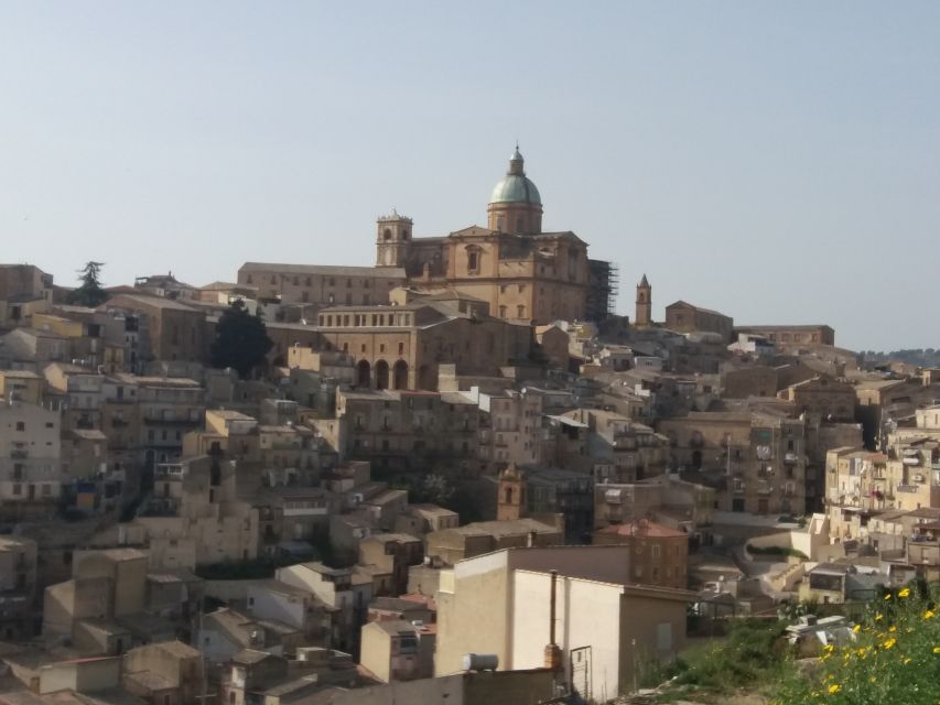 From Catania: Agrigento and Piazza Armerina Full-Day Trip - The stop for food between the ruins