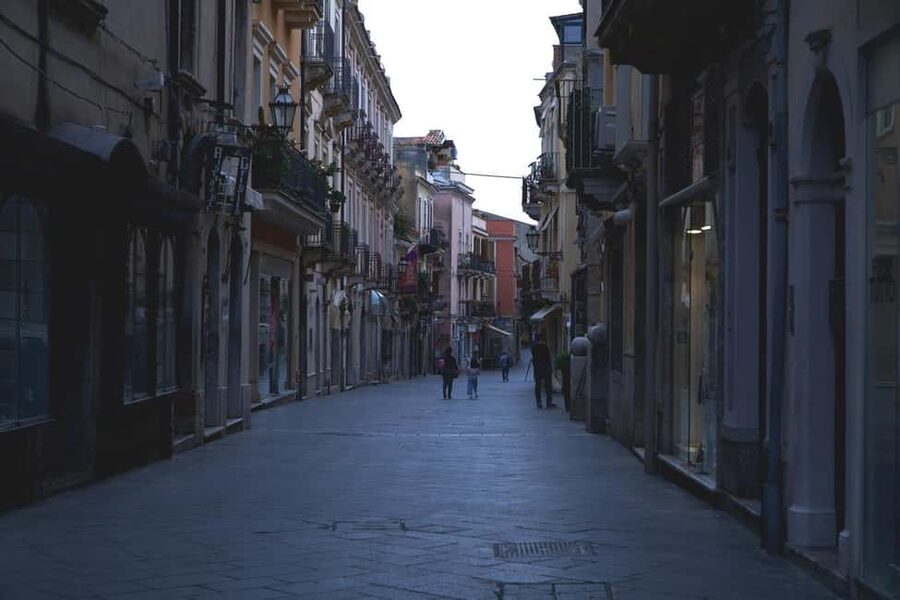From Catania: Day Trip to Giardini Naxos and Taormina - Who Will Get the Most From This Trip?
